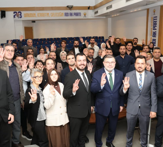 AK Parti İzmir İl Başkanlığı, 3 Kademe Tanıtım ve Medya Eğitim Programı gerçekleştirildi