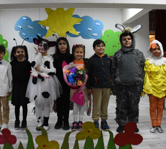 İzmir’de öğrenciler tiyatro oyunuyla sorumluluk bilinci kazandı