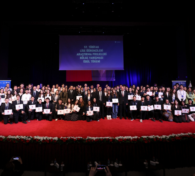 DEÜ'de gençlerin bilim maratonu ödül töreniyle taçlandı
