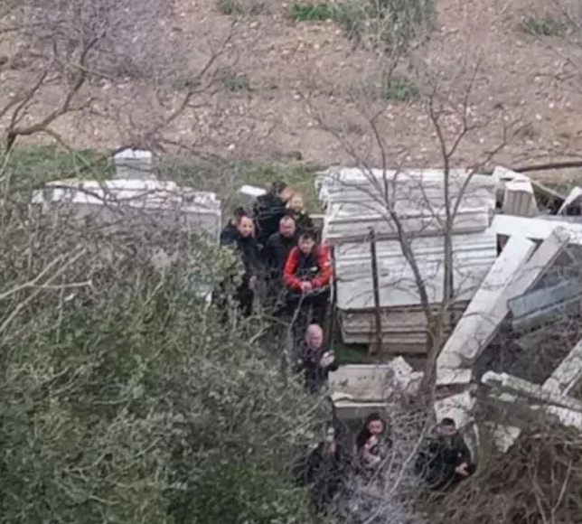 Menderes’te sel felaketi: İki kardeş hayatını kaybetti, sürücü aranıyor