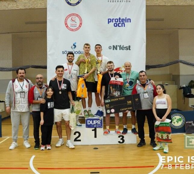 Seferihisarlı Pickleball sporcuları İstanbul’da zirveye çıktı