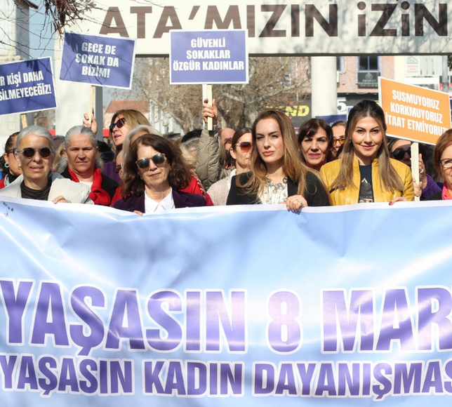 Çiğli’de 8 Mart ruhu: Kadınlar sanat, spor ve yürüyüşte buluştu