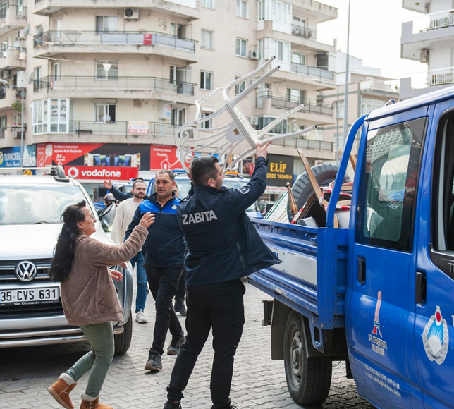 Karşıyaka'da işgal denetimleri hız kesmiyor