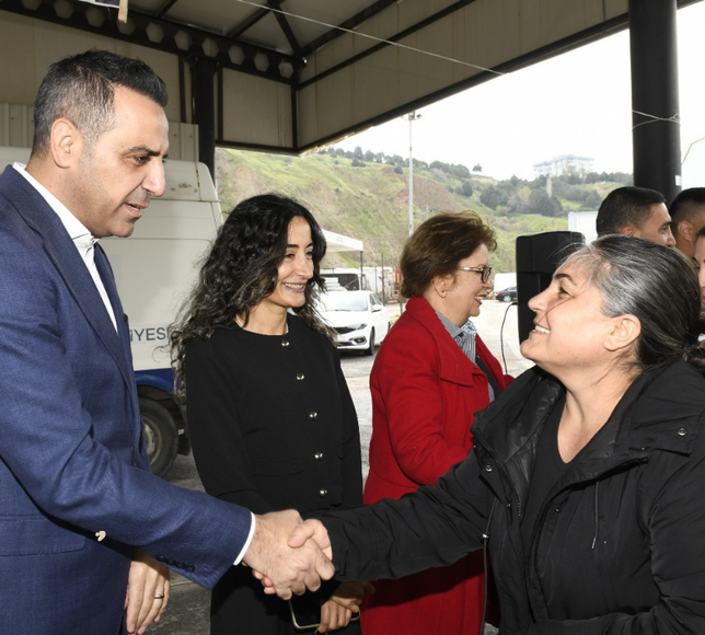 Çiğli Belediye Başkanı Yıldız, personelle bayramlaştı