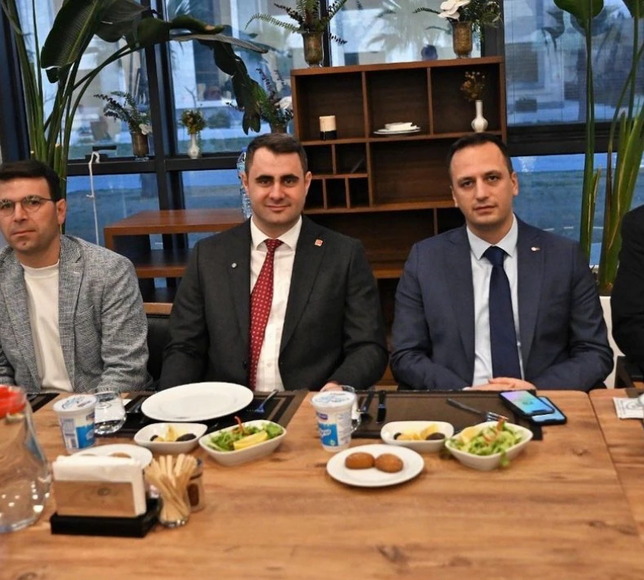 İzmir’de Trabzonlular iftarda bir araya geldi