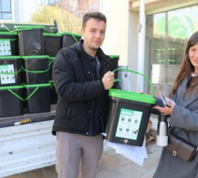 Seferihisar’da organik atıklar komposta dönüşüyor