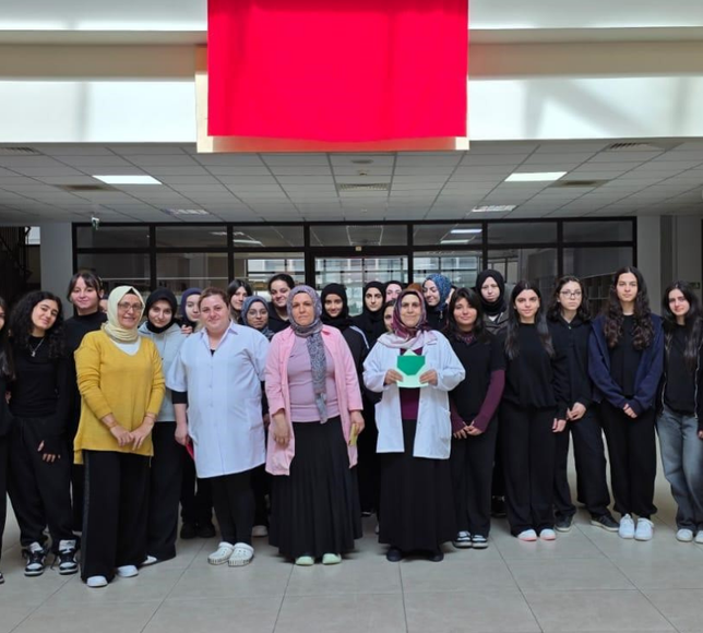 İzmirli öğrencilerden Gazze’ye yardım eli: El emeği ürünler iftar sofrasına dönüştü