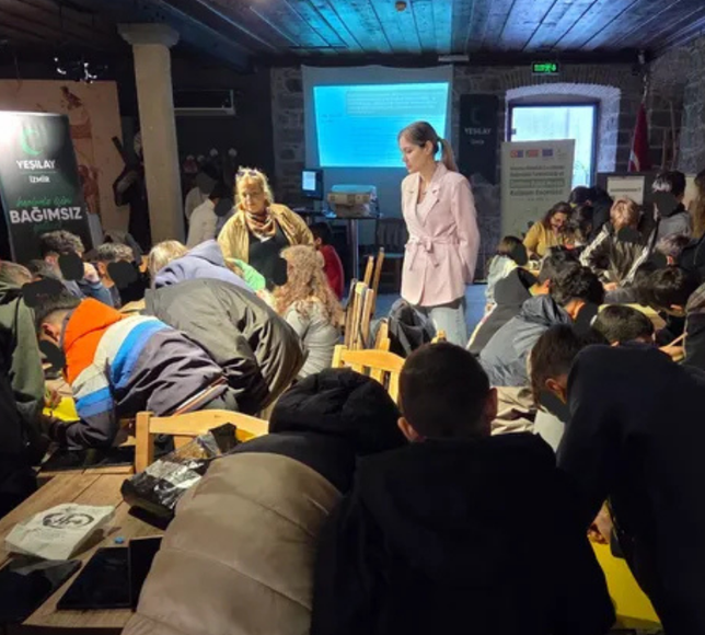 Yeşilay İzmir’den koruma altındaki çocuklara dijital bağımlılık eğitimi