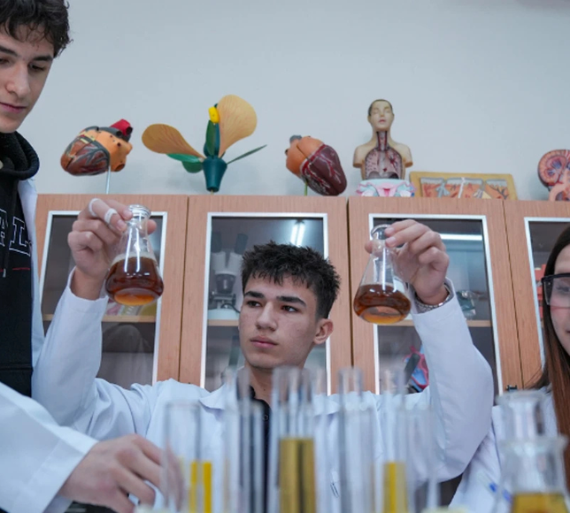 İzmirli lise öğrencilerinden büyük başarı: Demir kirliliğine yapay zekâlı çözüm