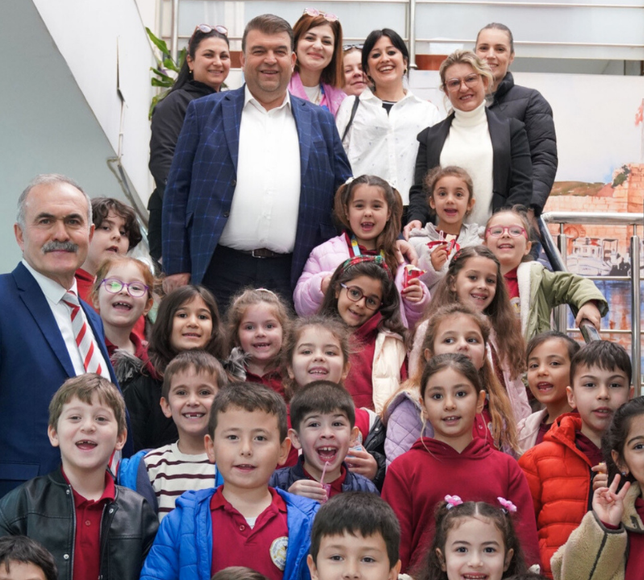 Seferihisar’da minik kalplerden dayanışma rüzgarı