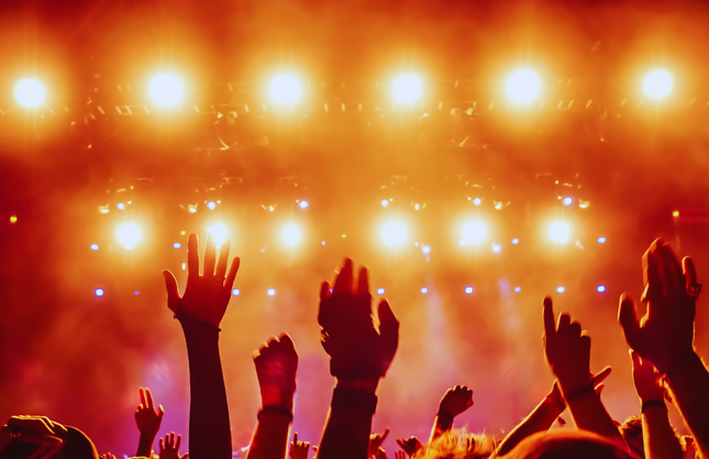 İzmir’de sonbahar etkinlikleri: Konserden 90’lar gecesine, tiyatrodan festivale dopdolu program
