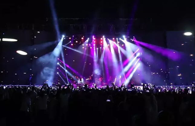 İzmir’de yıldızlar geçidi: İşte 15-20 Eylül konser takvimi