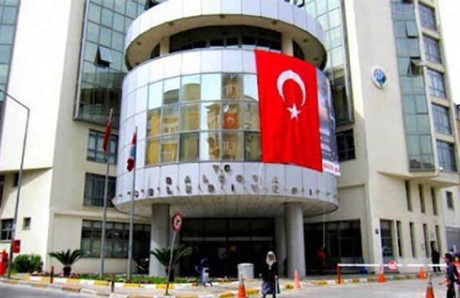 Balçova’da üniversiteyi kazanan gençlere cep harçlığı desteği
