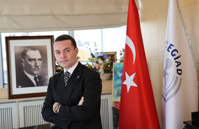 EGİAD’dan iş dünyasına yapay zekâ çağrısı: Dönüşümü yöneten şirketler kazanacak