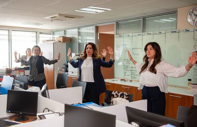 Karşıyaka Belediyesi’nden mesai öncesi ofis egzersizi uygulaması