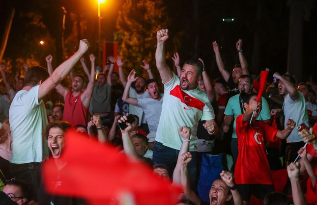 Buca’da maç heyecanı! Hasanağa Bahçesi’nde milli coşku yaşanacak