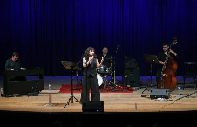 Karşıyaka’da caz rüzgarları esti: Suat Taşer’de unutulmaz gece