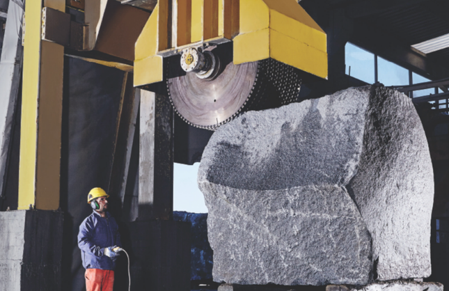 Kınık’tan çıkan granit Avrupa şehirlerine değer katıyor