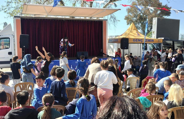 23 Nisan coşkusu gezici sahne ile ilçelere taşındı