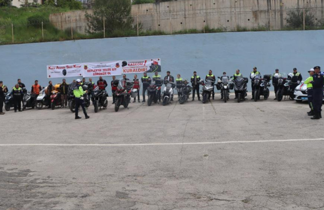 Aliağa’da motosiklet sürücülerine güvenli sürüş eğitimi