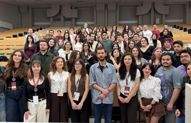 Şef Kerem Giritlioğlu Ege Üniversiteli gençlerle buluştu