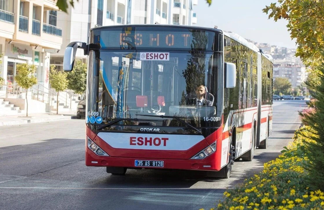 İzmir’de YKS öncesi ulaşım düzenlemesi: ESHOT’tan Tınaztepe için özel plan