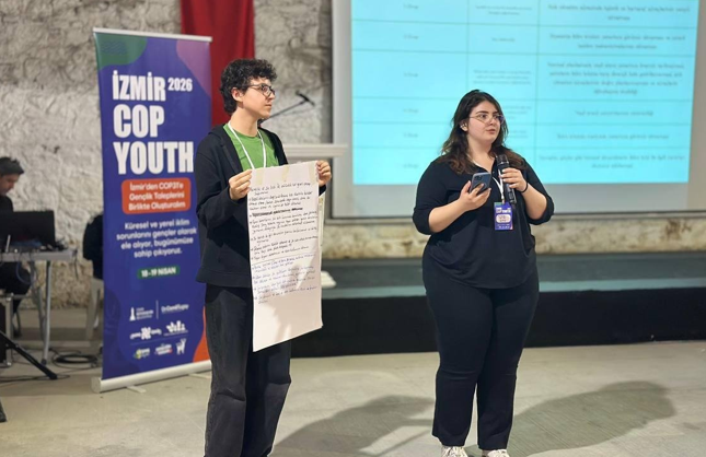 İzmir’de gençlerden iklim hamlesi: COP31 öncesi yol haritası hazırlandı