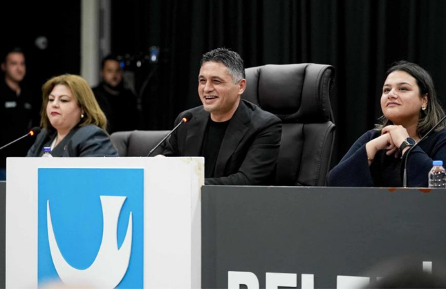 Aliağa meclisinde encümen ve komisyon üyeleri belirlendi