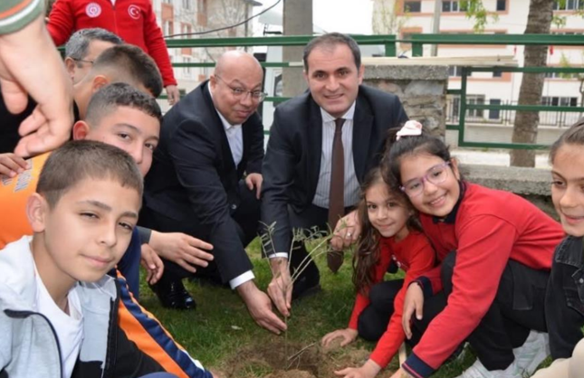 Bayındır’da eğitimde dayanışma ve destek seferberliği