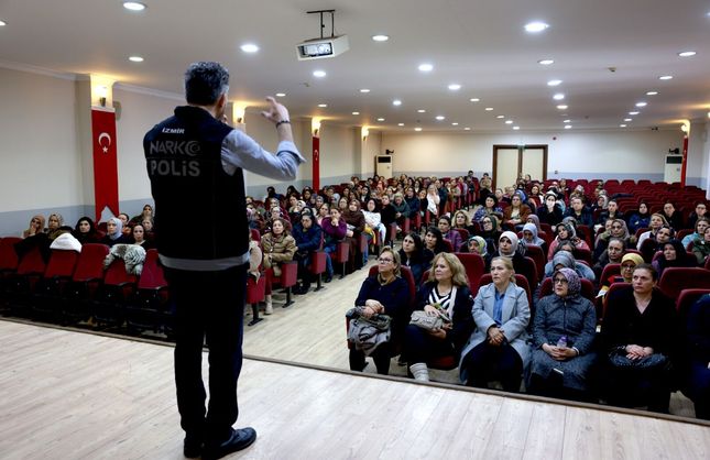 Anneler için hayati uyarı: Bayraklı’da madde bağımlılığına karşı eğitim seferberliği