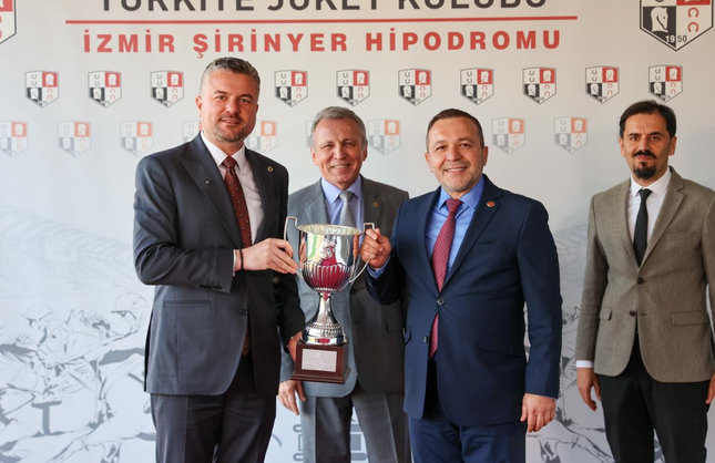 Şirinyer’de kupayı Önderbeyim kaldırdı