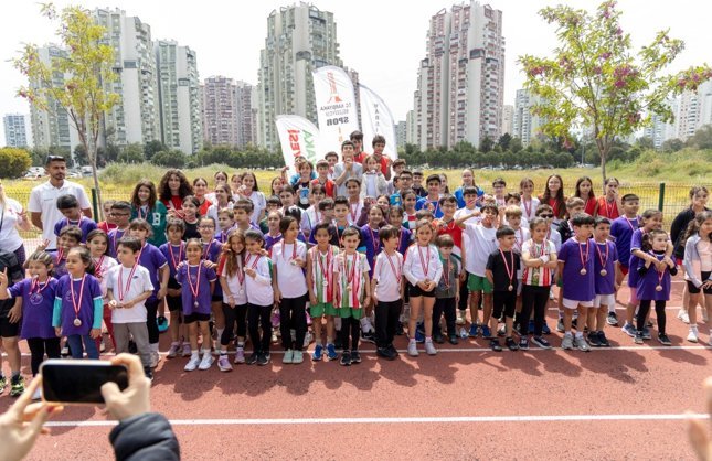 Karşıyaka’da 23 Nisan coşkusu atletizm pistine taşındı