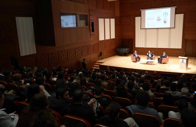 GençKal İzmir’den gençlere kariyer rehberi: Kendi eserinin sanatçısı ol