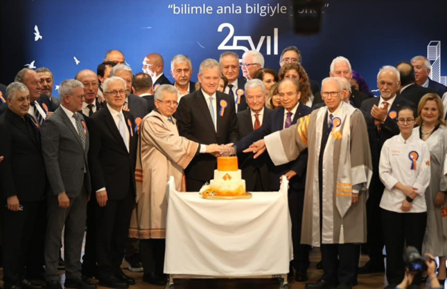 İzmir Ekonomi Üniversitesi’nden 25. yılda küresel üniversite hedefi