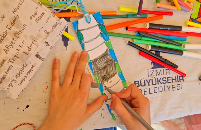 Balçova’da 23 nisan coşkusu çocuklarla buluştu