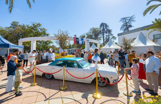 Klasik otomobiller Kültürpark’ta nostalji rüzgarı estirdi