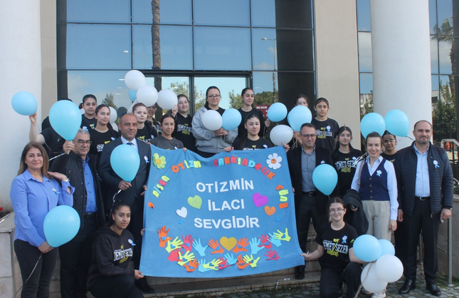 Selçuk’ta otizm farkındalığına anlamlı etkinlik