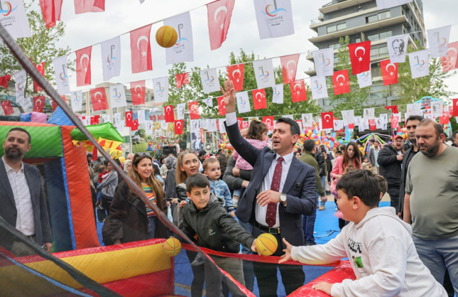 Bayraklı’da 23 Nisan bir haftaya yayılan etkinliklerle kutlandı