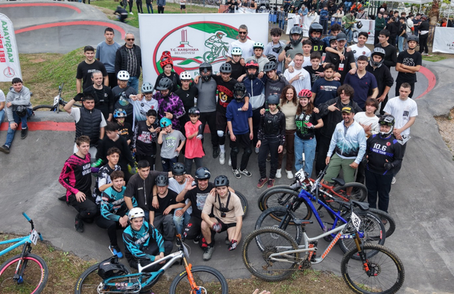Karşıyaka’da heyecan dolu pump track yarışı