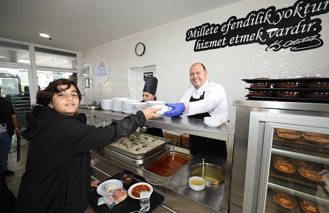 Menderes Kent Lokantası 1 yaşında: 64 bin 888 kişiye ulaştı