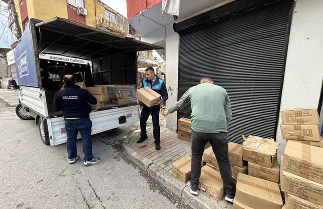 Konak’ta skandal denetim: 600 koli tarihi geçmiş gıda imha edildi