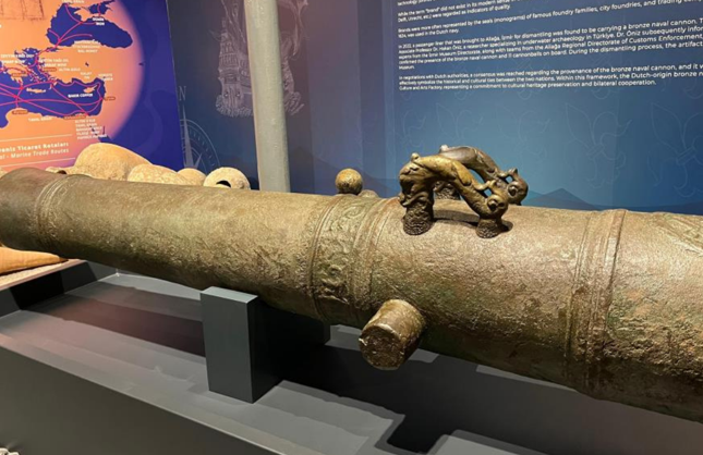 Aliağa’da söküme gelen gemiden 17. yüzyıla ait bronz top çıktı