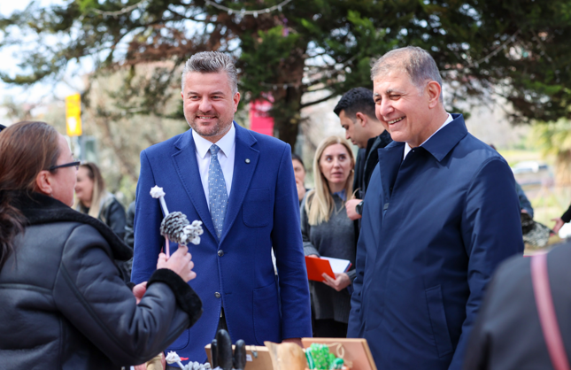 Buca’da kadın emeği pazarı yoğun ilgi gördü