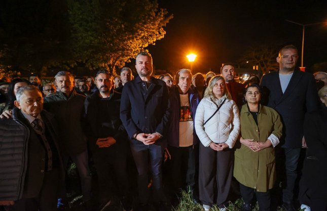 Buca’da Üç Fidan anması: Meşalelerle yürüdüler, duygusal anlar yaşandı