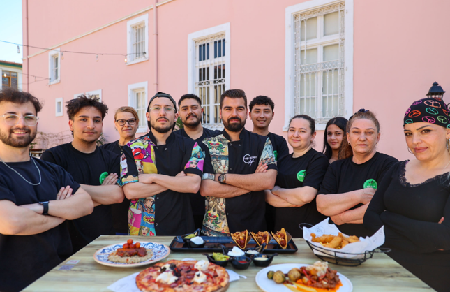 Buca’da tarihi köşkte dünya mutfağı ilgisi büyüyor