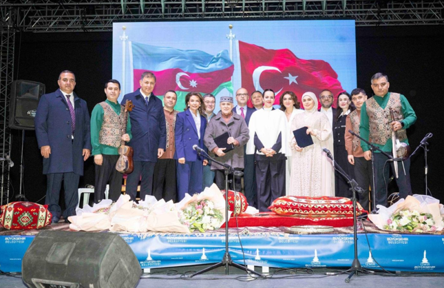 İzmir ile Bakü kardeşliğinin 40'ıncı yılı Kültürpark’ta kutlandı