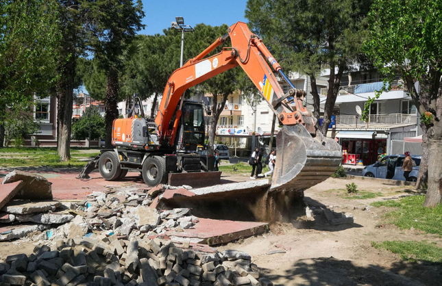 Gaziemir’de dev park yenilemesi: Şehit Ferit Yaşarlar Parkı baştan sona değişiyor