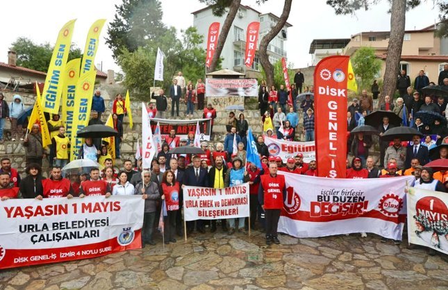 Urla’da 1 Mayıs mesajı: Adalet olmadan huzur olmaz