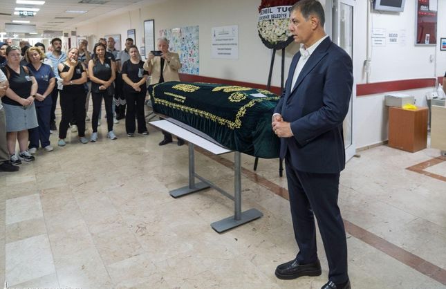 Eşrefpaşa Hastanesi’nin Duayen Radyoloji Uzmanı Dr. Ömer Cem Şenakaylı hayatını kaybetti