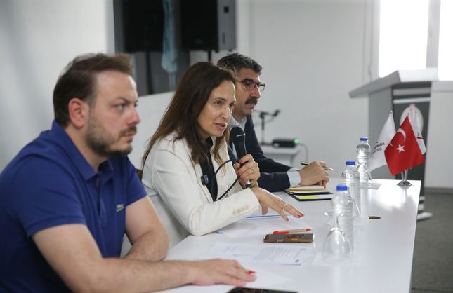Karşıyaka’da STK buluşması: Başkan Yıldız Ünsal’dan yerleşkede dayanışma vurgusu